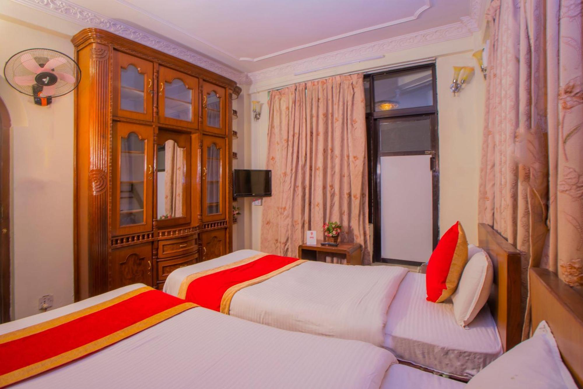 Oyo 232 Hotel Titanic Pvt Ltd Balaju Eksteriør billede