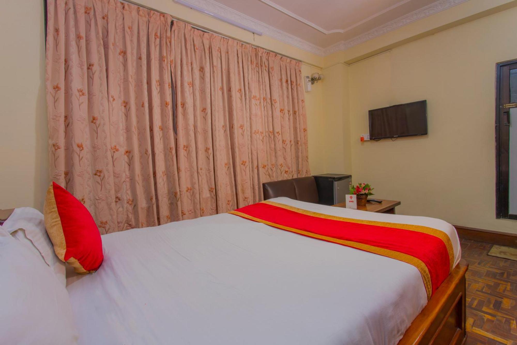Oyo 232 Hotel Titanic Pvt Ltd Balaju Eksteriør billede